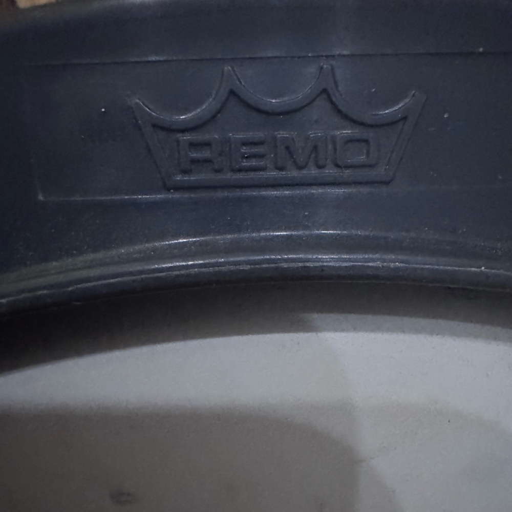 Remo Practice Pad with gray Rim - Picture 3 of 5
